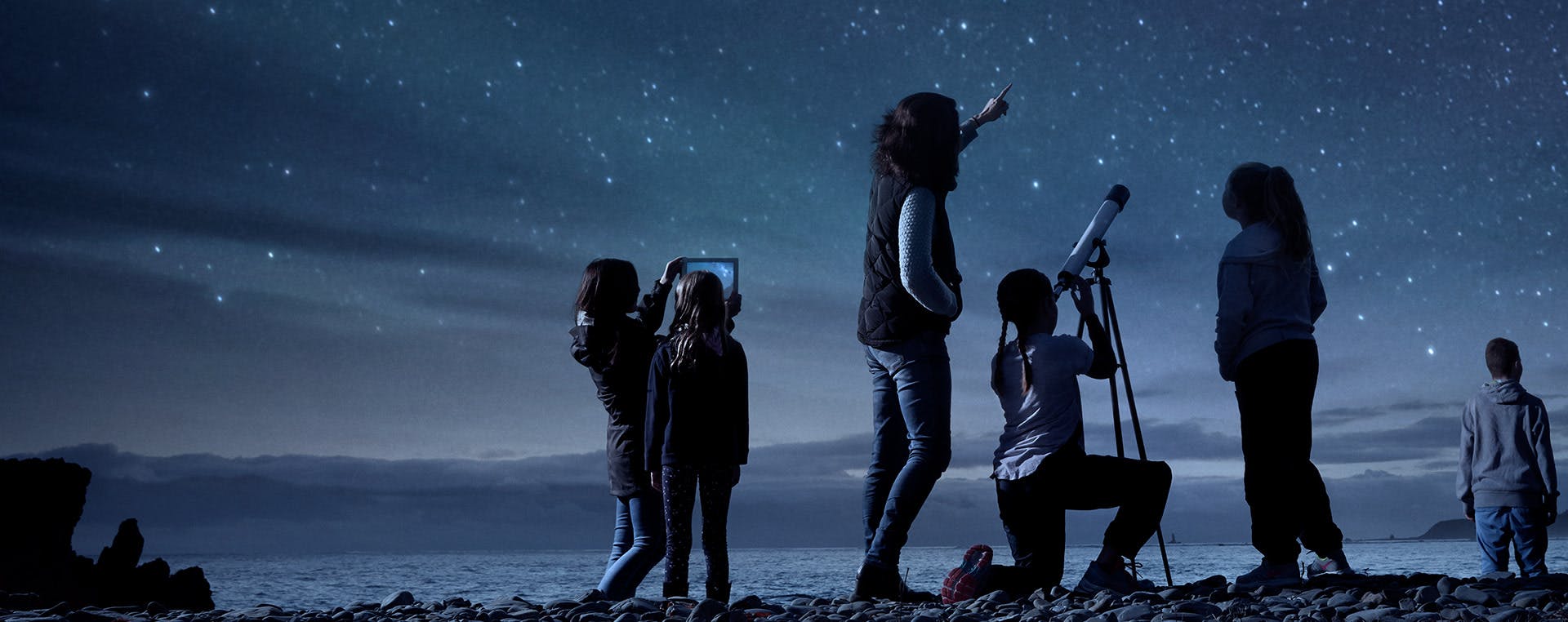 School students in New Zealand use a telescope and digital technology to learn about the night sky.